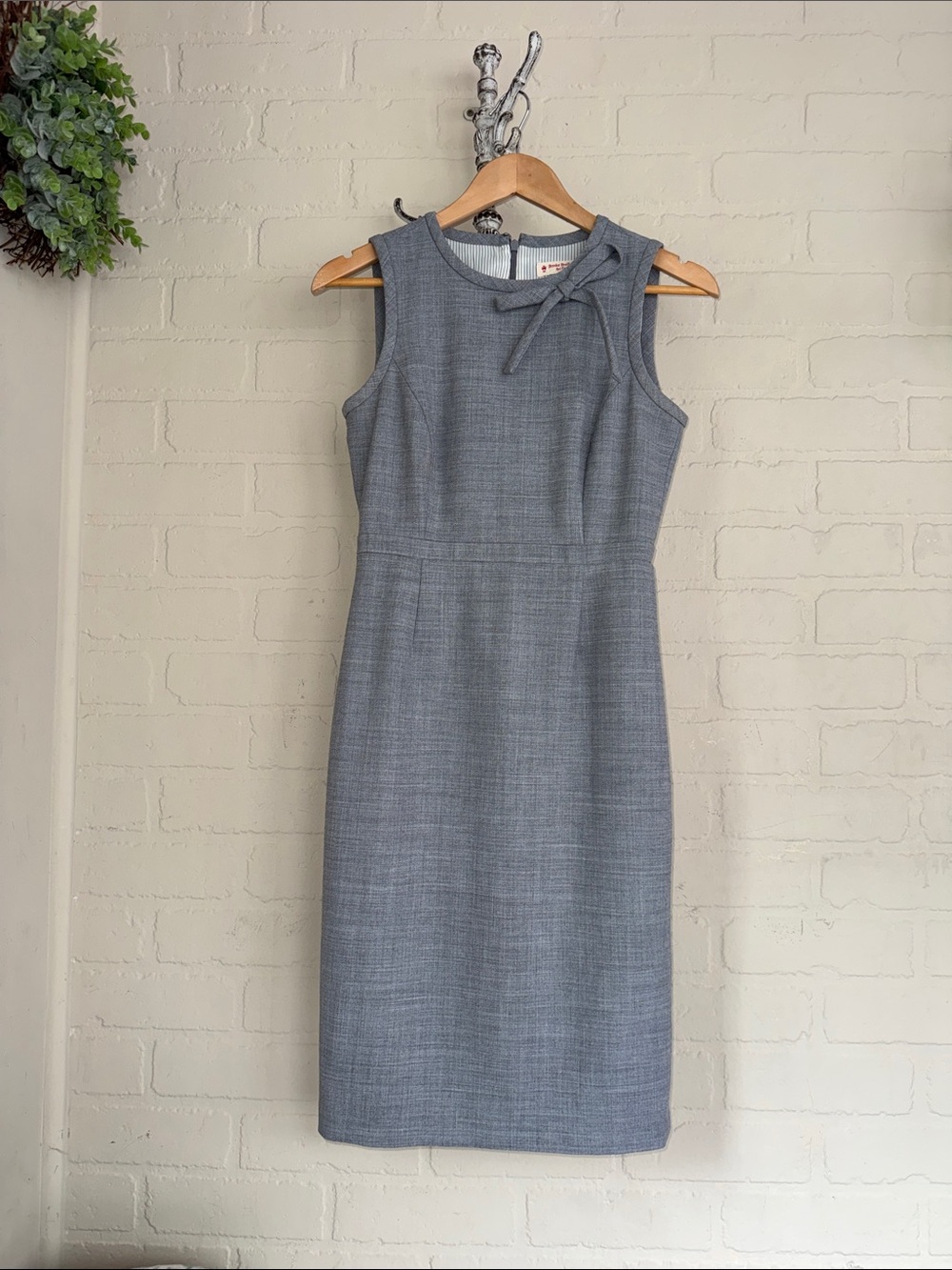 Brooks Brothers dress Sleeveless Grey Bow Accent Sheath wool blend